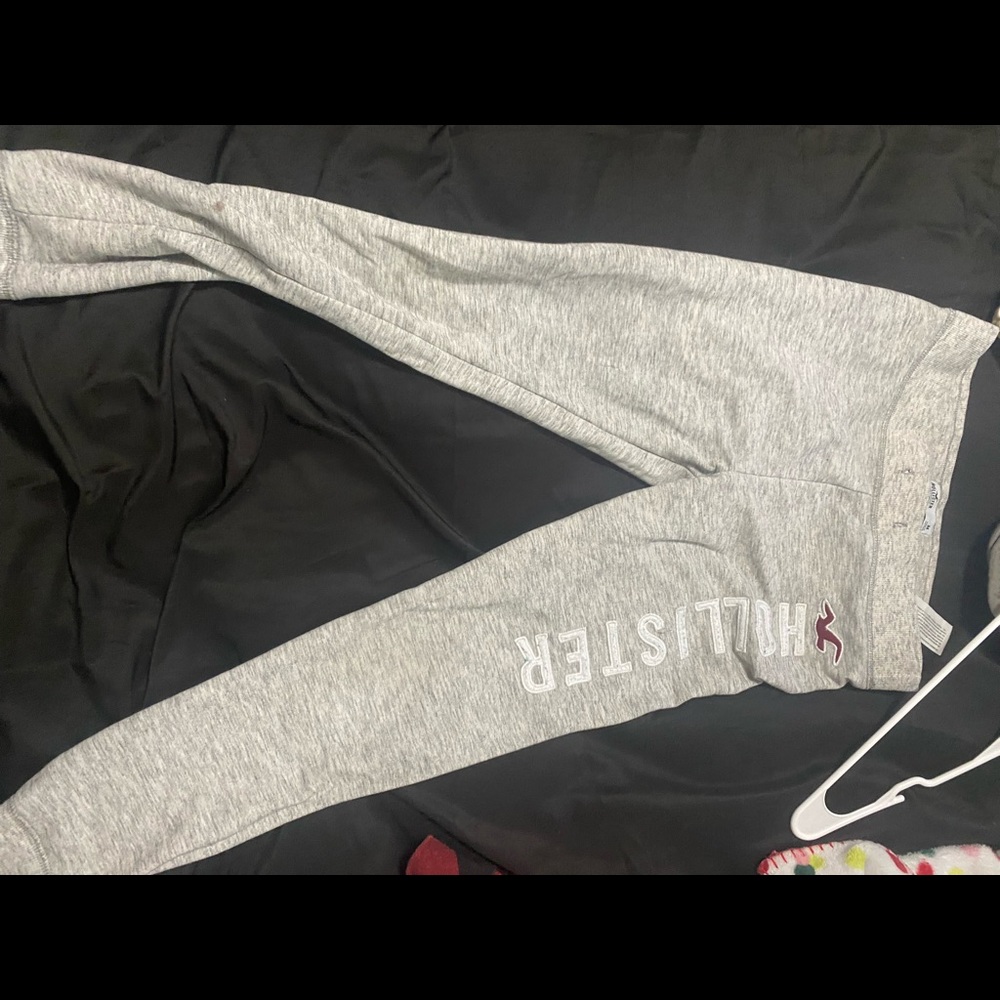 Hollister joggers